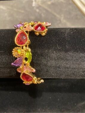 Source Unknown Gold-Tone Multicolor Crystal Floral Bracelet with Red Teardrops